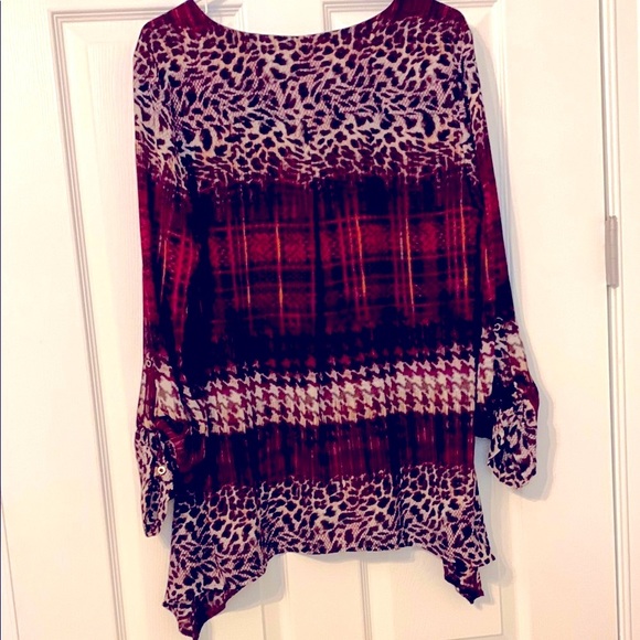 NY Collection Women's Leopard Print V-Neck Top - Picture 2 of 4